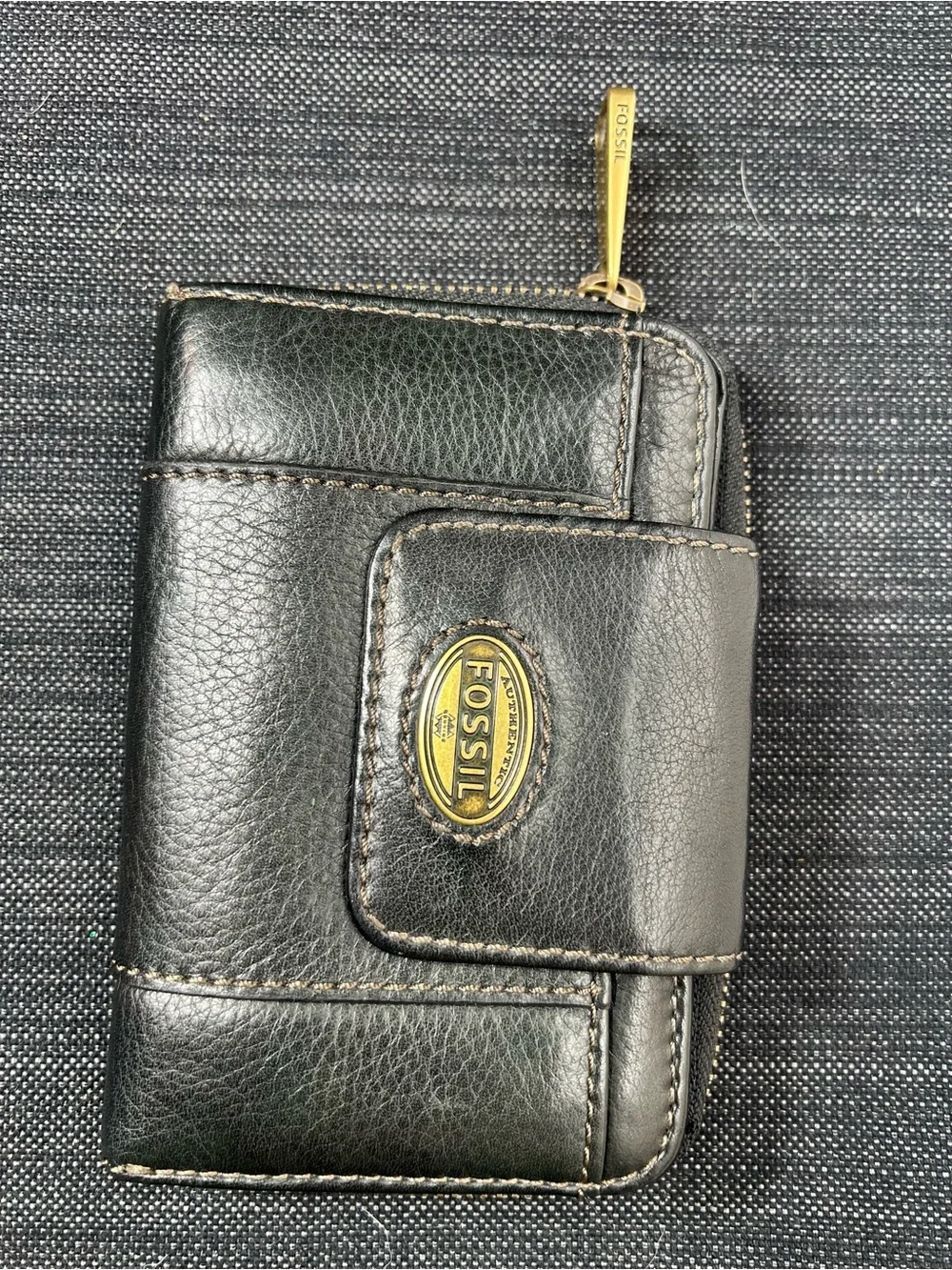 Fossil Women’s Wallet Explorer Black Leather Button and Zip & Snap Card Holder